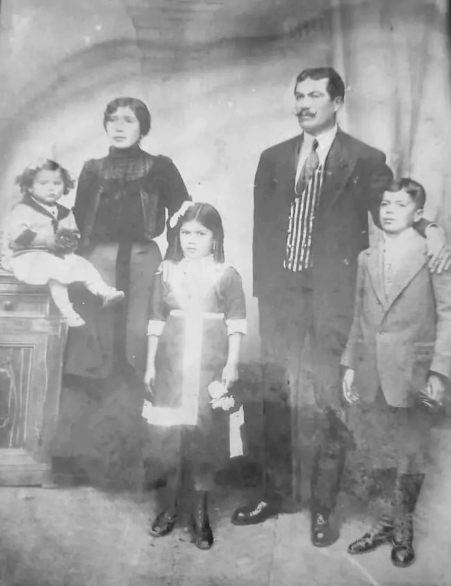 Cevallos family - RONNEL Hats founder